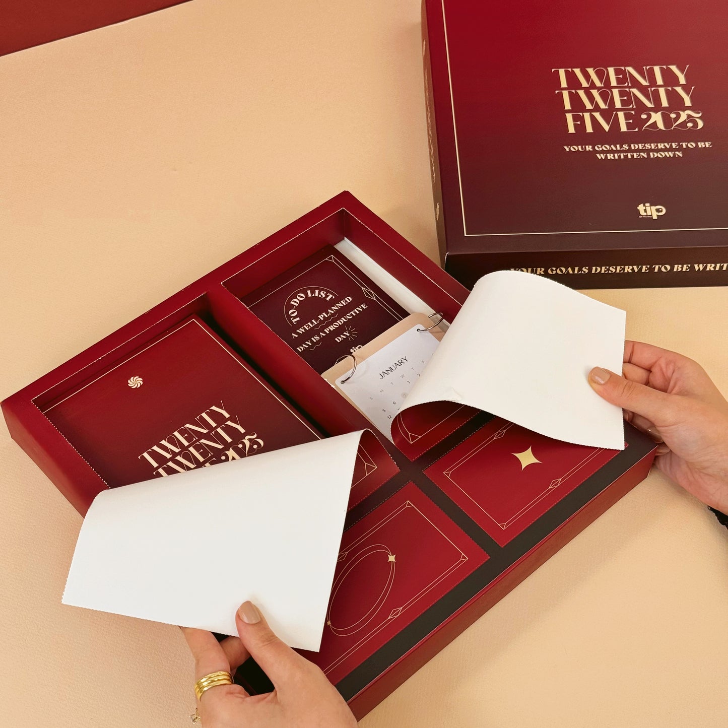 مارون - تقويم مكتبي إنجليزي