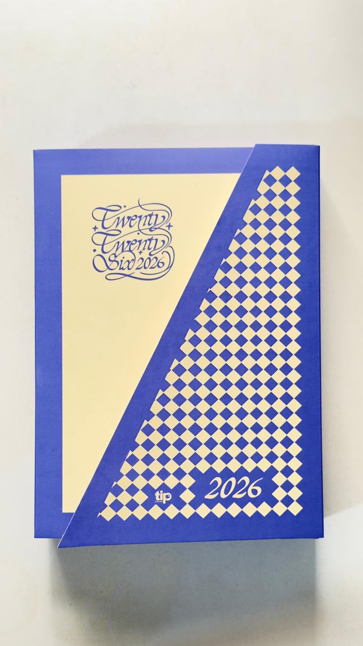 ريتش بلو – صندوق هدية 2026 (نسخة إنجليزية)