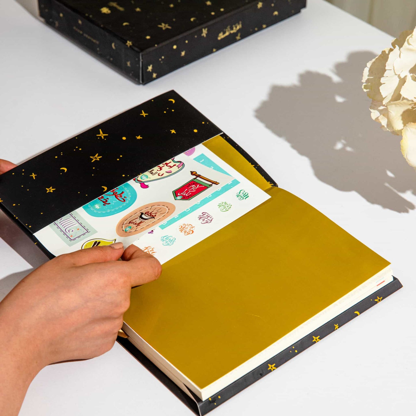 Know yourself Weekly undated agenda - Black Starts Design